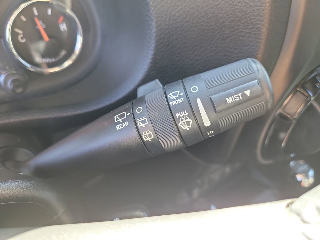 Used 2017 Jeep Wrangler Unlimited Rubicon image 29