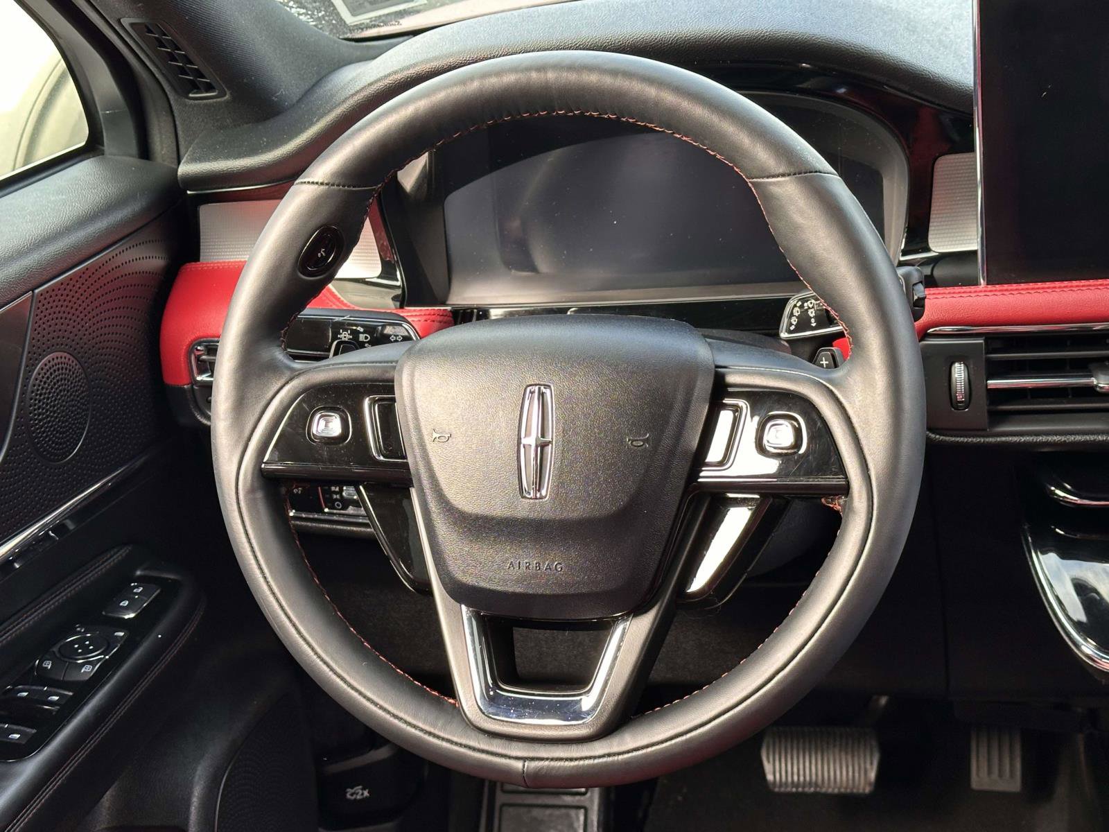 Used 2023 Lincoln Corsair Reserve w/ Equipment Group 201A image 12