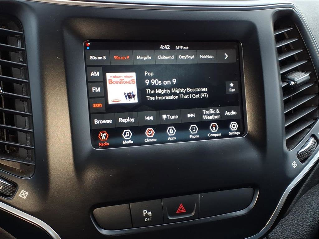 Used 2020 Jeep Cherokee Latitude Plus image 17