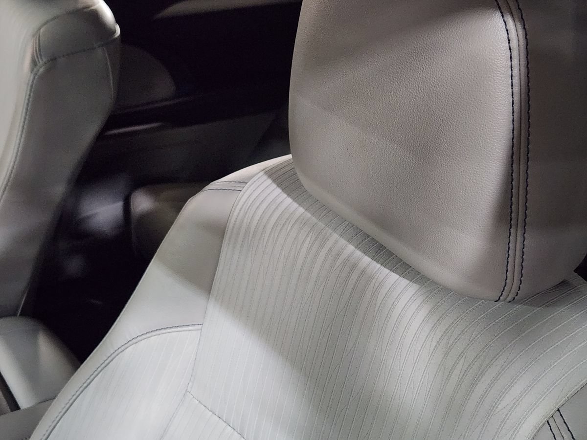Used 2019 Toyota Highlander Plus FWD image 34