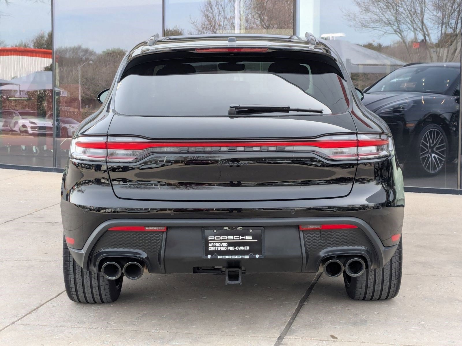 Certified 2025 Porsche Macan image 10