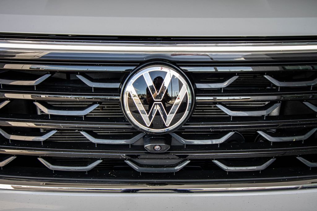 Used 2024 Volkswagen Atlas SEL Premium R-Line image 10