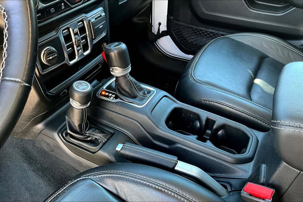 Used 2022 Jeep Wrangler Unlimited Sahara image 20