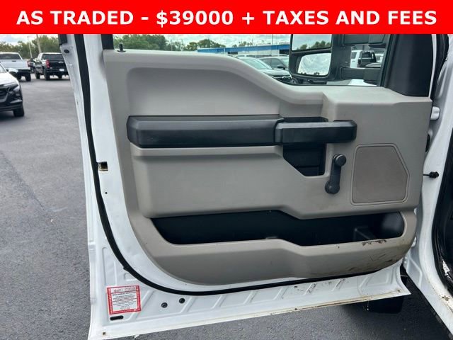 Used 2017 Ford F550 2WD Regular Cab Super Duty image 11