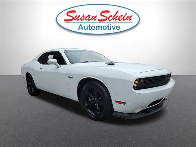 Used 2011 Dodge Challenger SE image 3