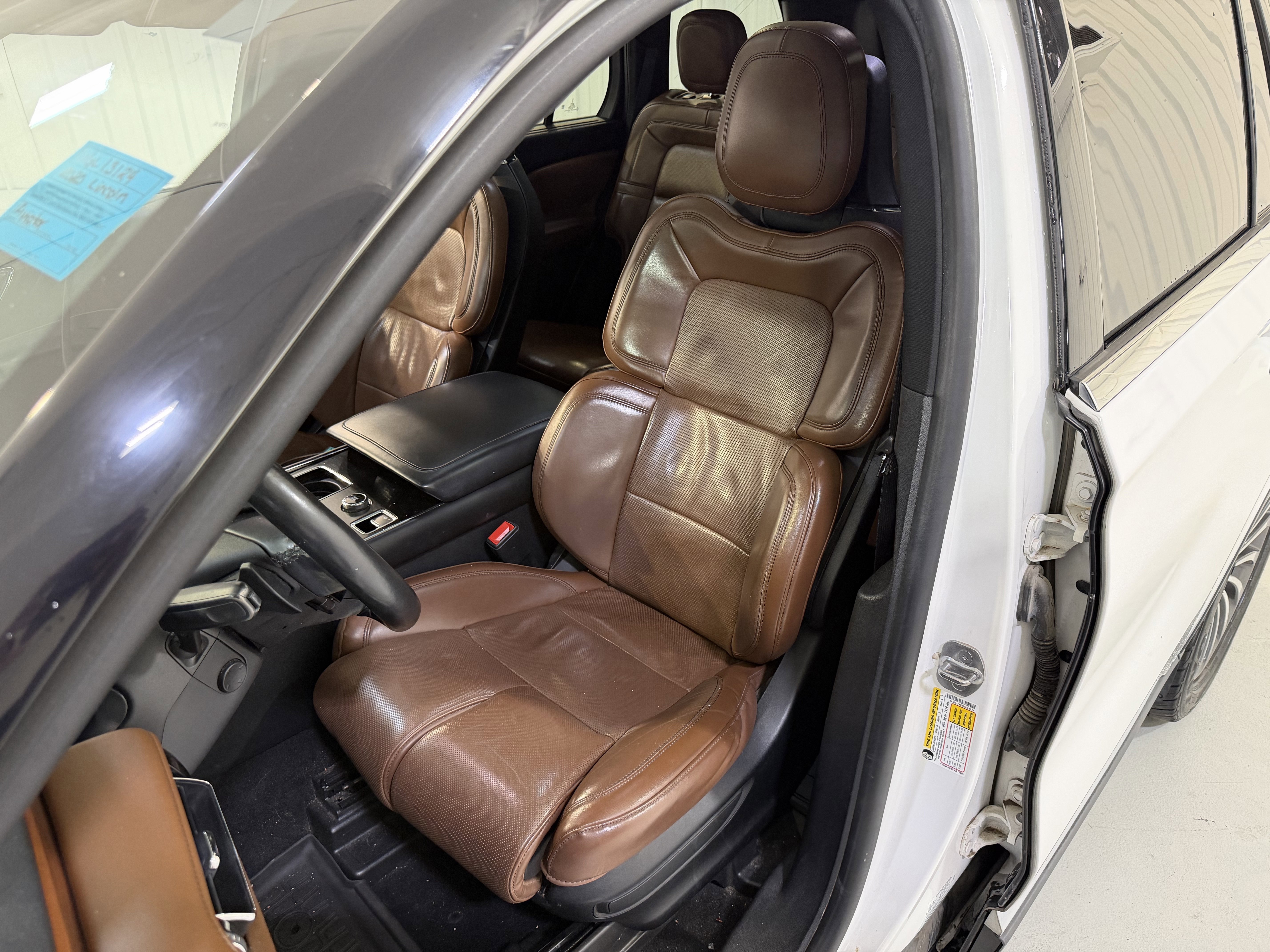 Used 2020 Lincoln Aviator Reserve w/ Equipment Group 201A AWD/4WD image 11