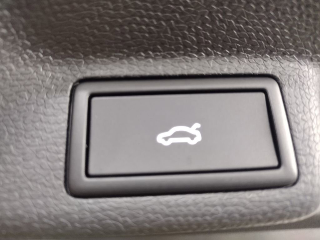 New 2025 Volkswagen ID. Buzz Pro S Plus image 20