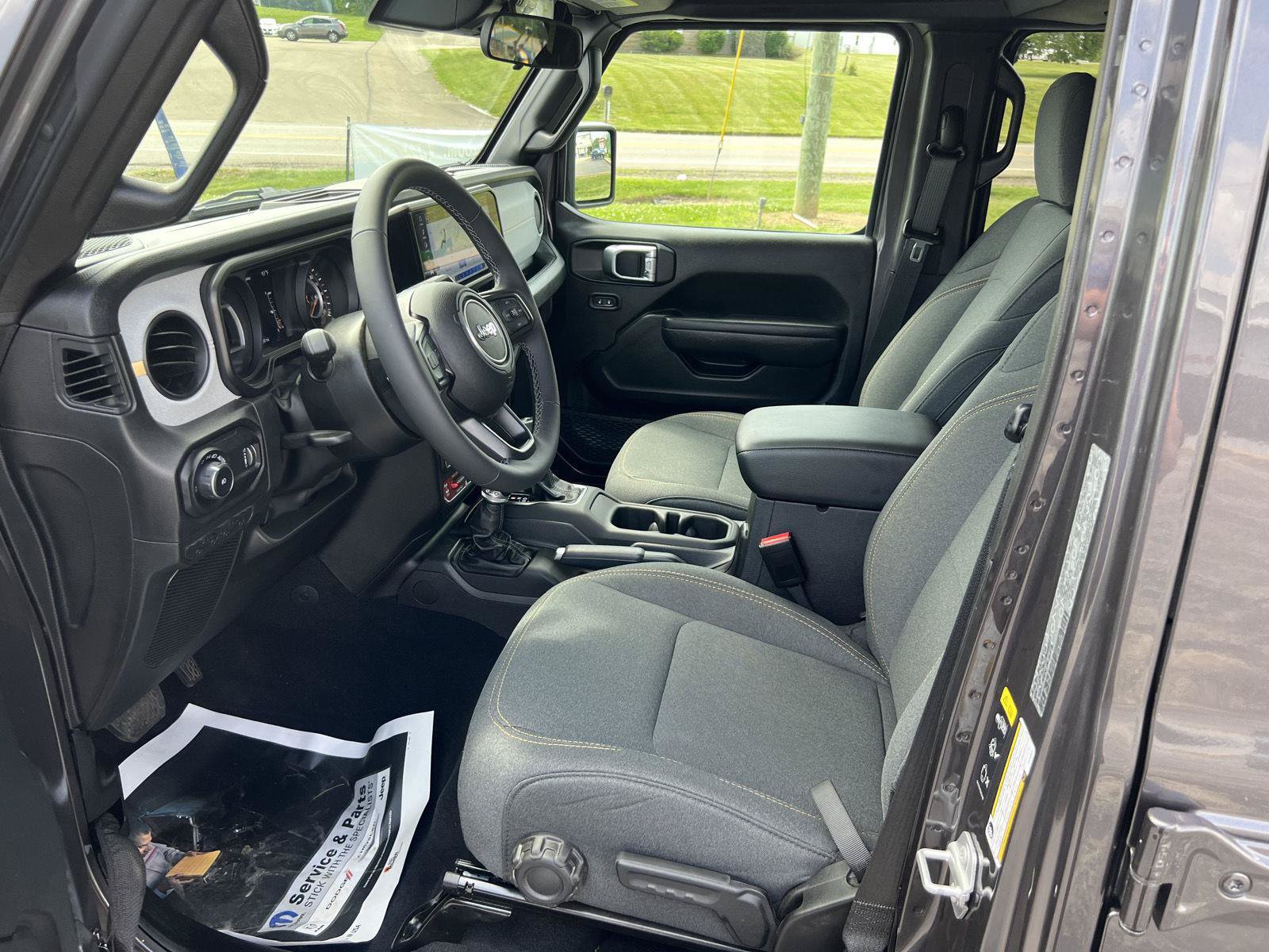 Used 2025 Jeep Wrangler Unlimited Sport AWD/4WD image 13