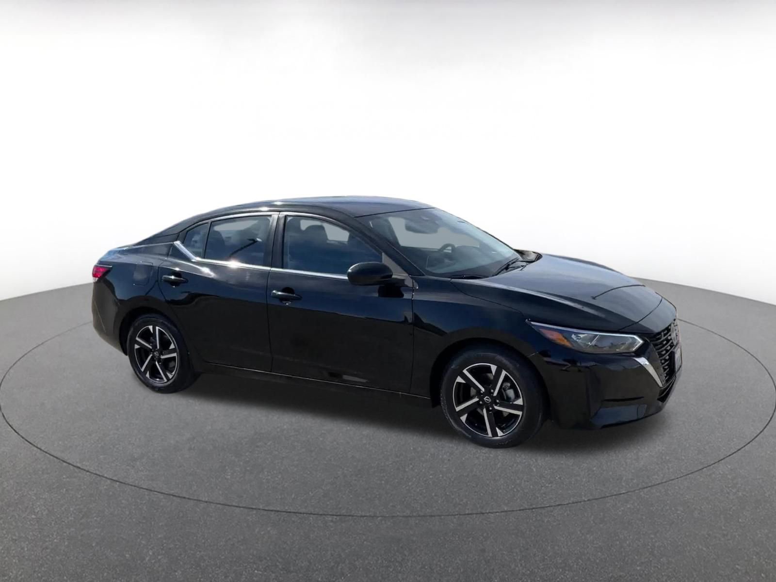 Used 2025 Nissan Sentra SV image 2