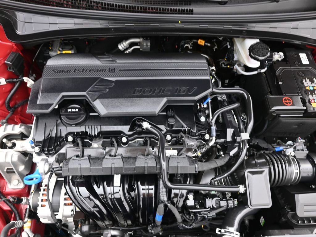 Certified 2025 Hyundai Elantra Sport image 26