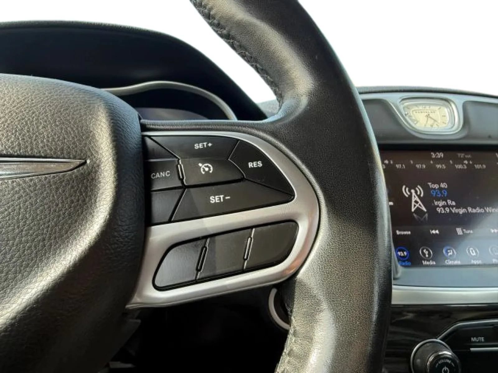 Used 2019 Chrysler 300 Touring RWD image 20