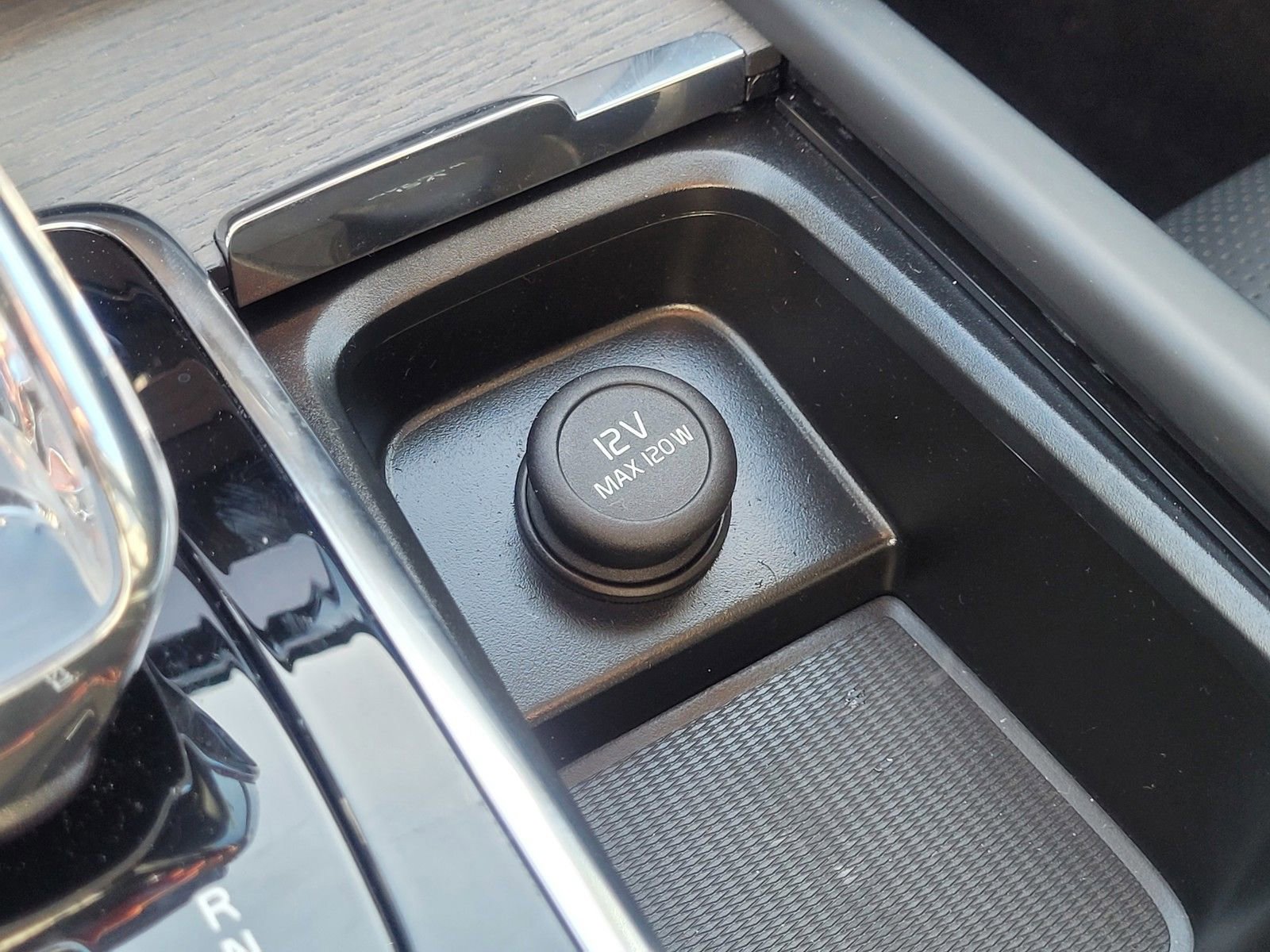 Certified 2025 Volvo XC90 B6 Ultra w/ Protection Package Premier image 27