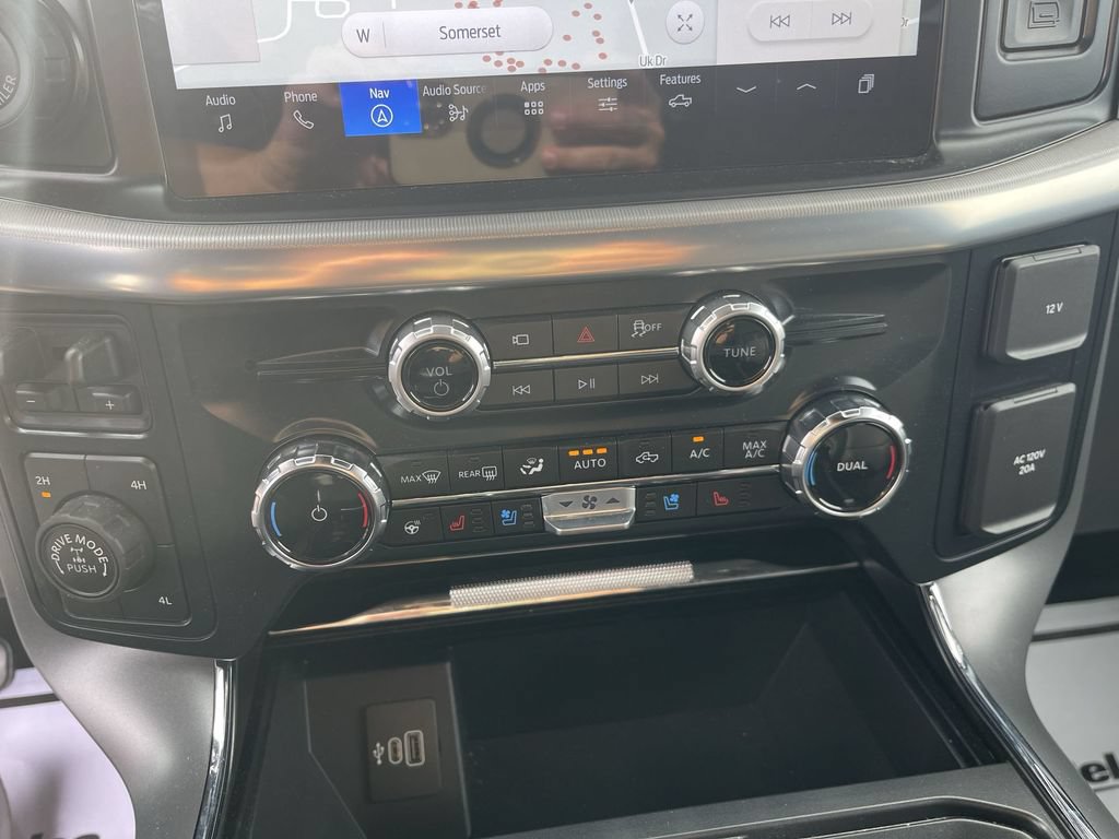 Used 2025 Ford F150 Lariat w/ Equipment Group 501A Mid AWD/4WD image 19