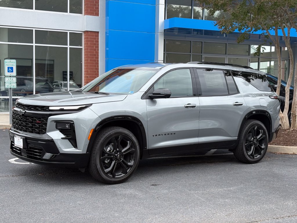 New 2027 Chevrolet Traverse RS w/ LPO, Floor Liner Package