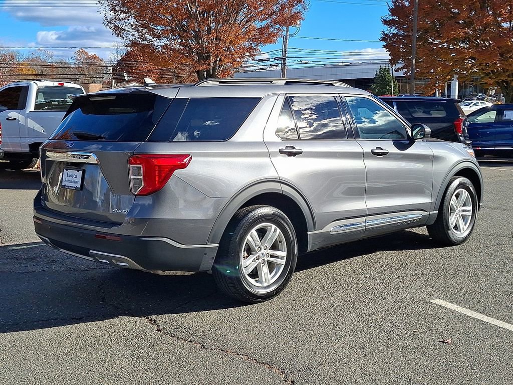 Used 2022 Ford Explorer XLT w/ Equipment Group 202A image 9