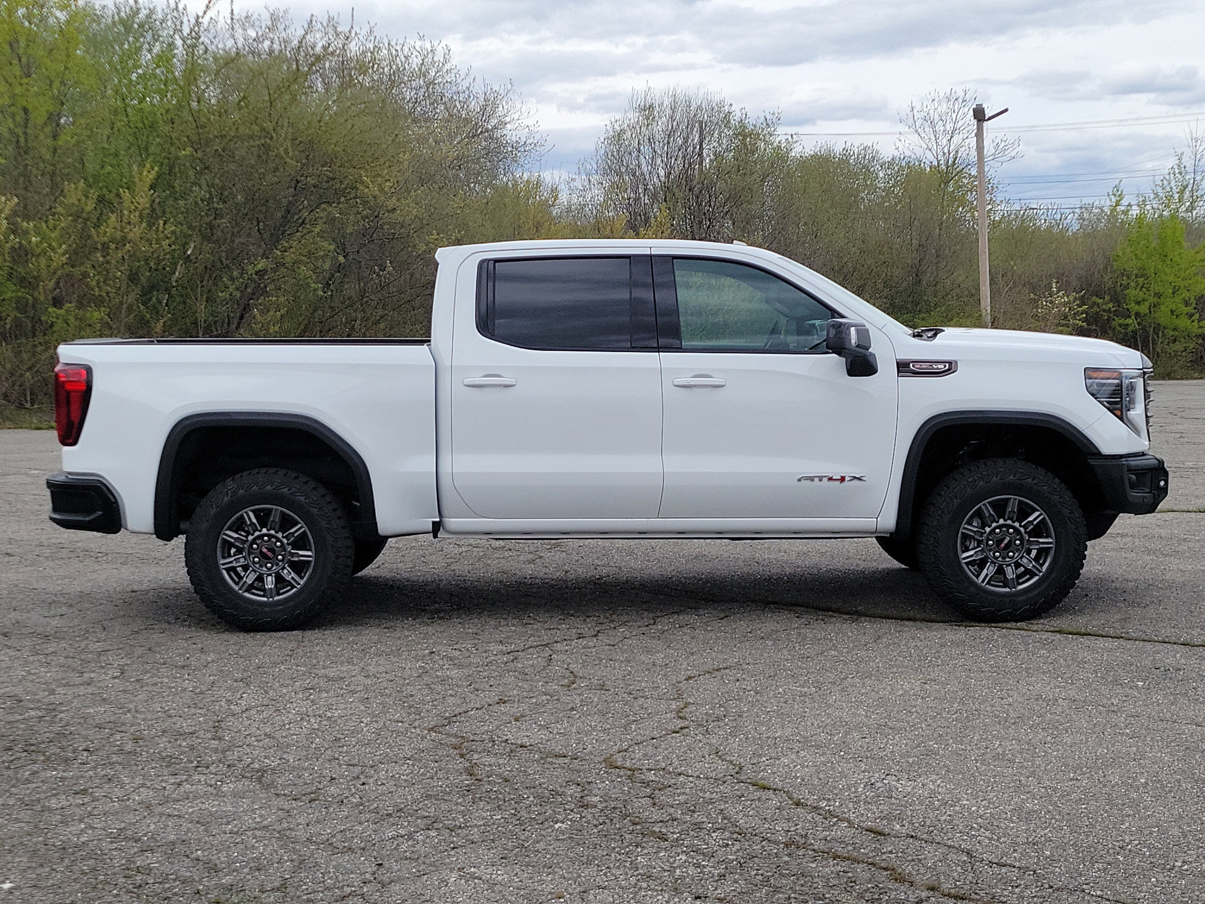 New 2026 GMC Sierra 1500 AT4X AWD/4WD image 8