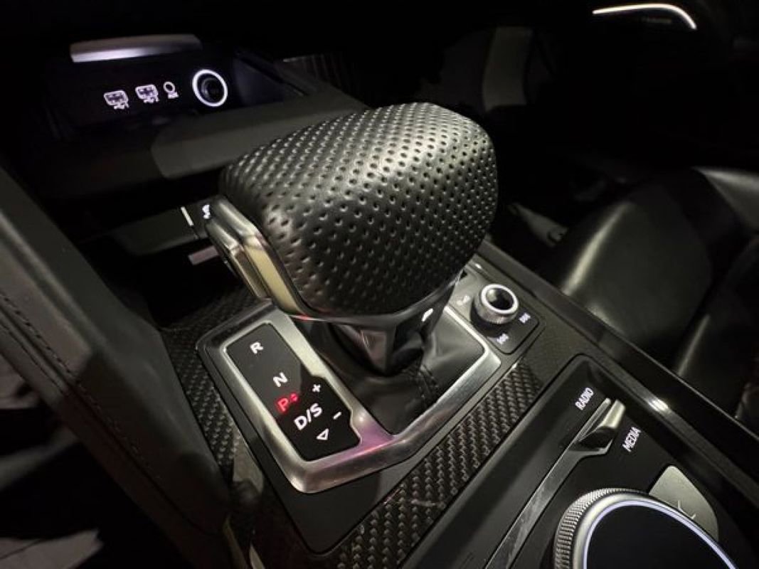 Used 2021 Audi R8 V10 w/ Premium Package image 30