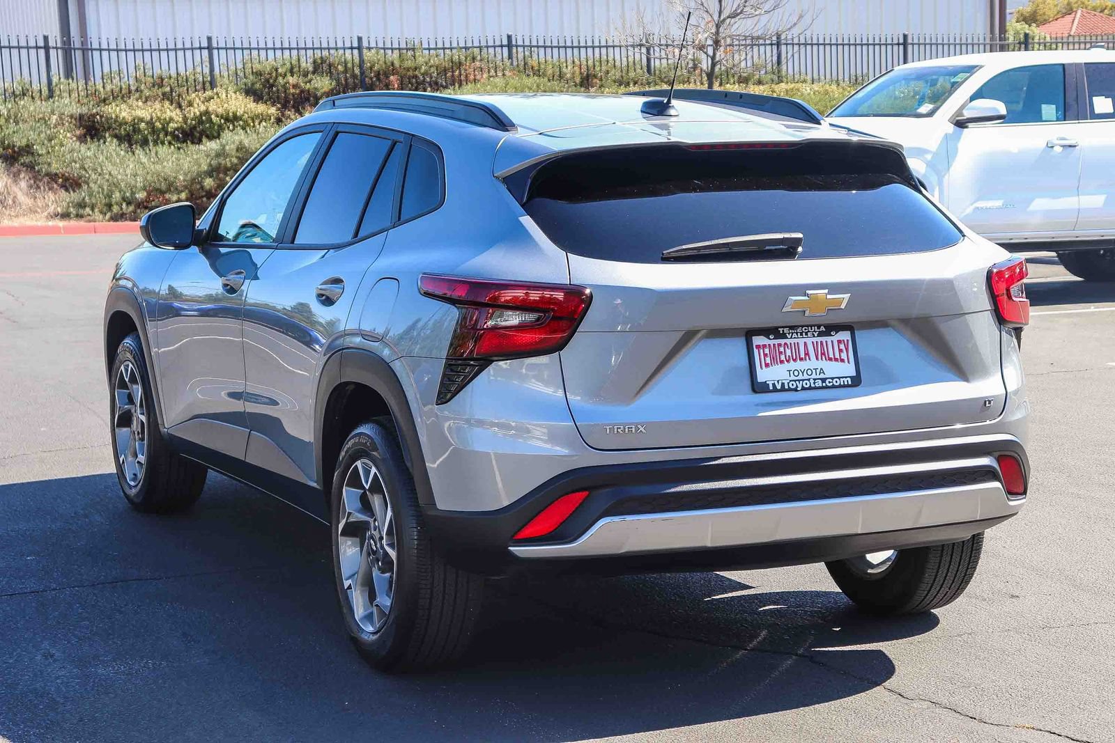 Used 2025 Chevrolet Trax LT FWD image 5