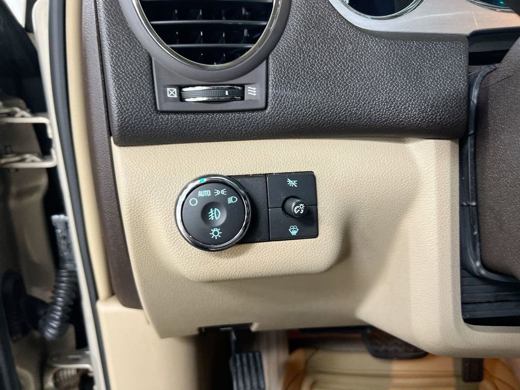 Used 2008 Buick Enclave CXL w/ Entertainment Package #1 AWD/4WD image 17