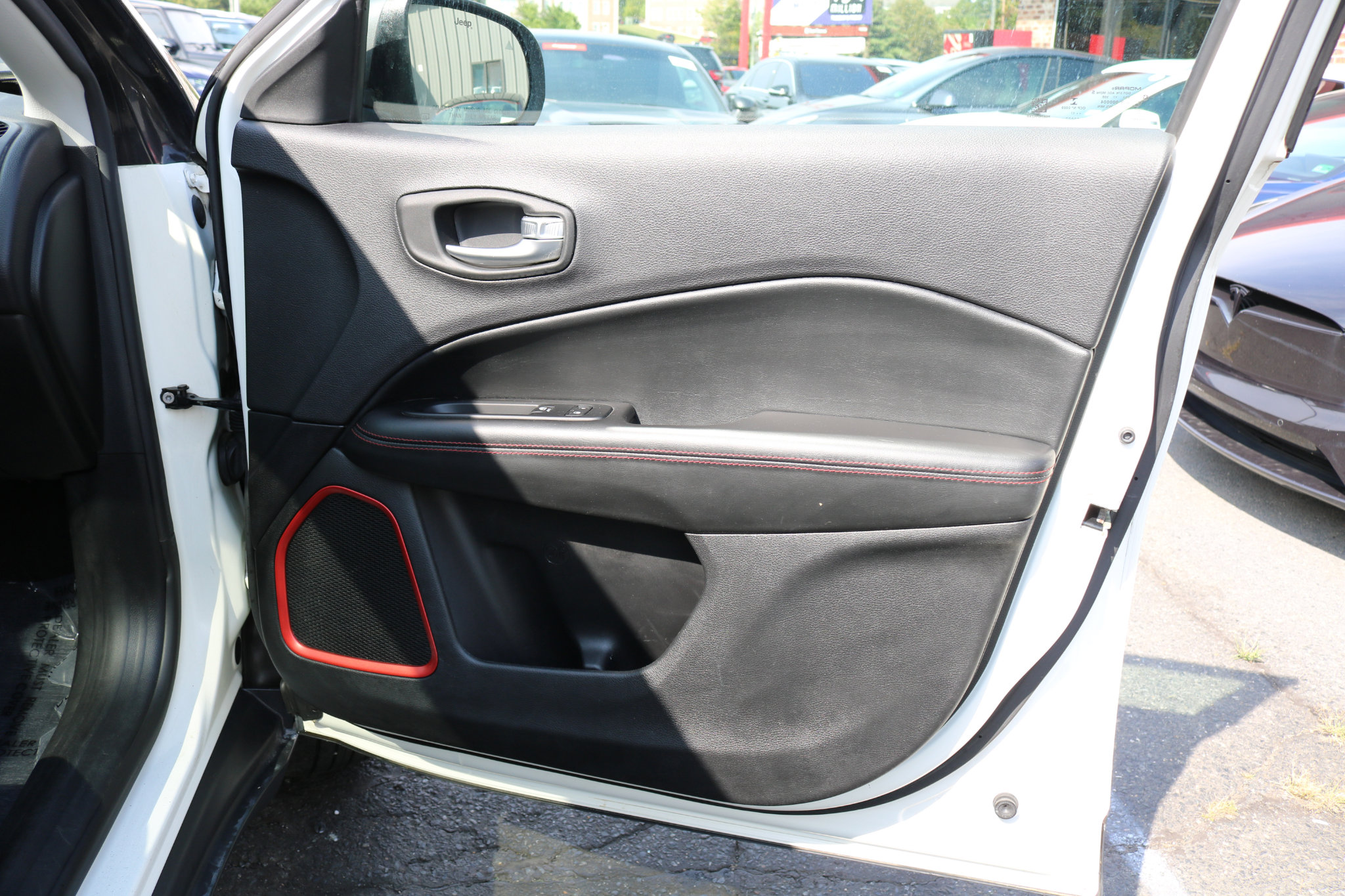 Used 2017 Jeep Compass Trailhawk w/ Leather Interior Group image 40