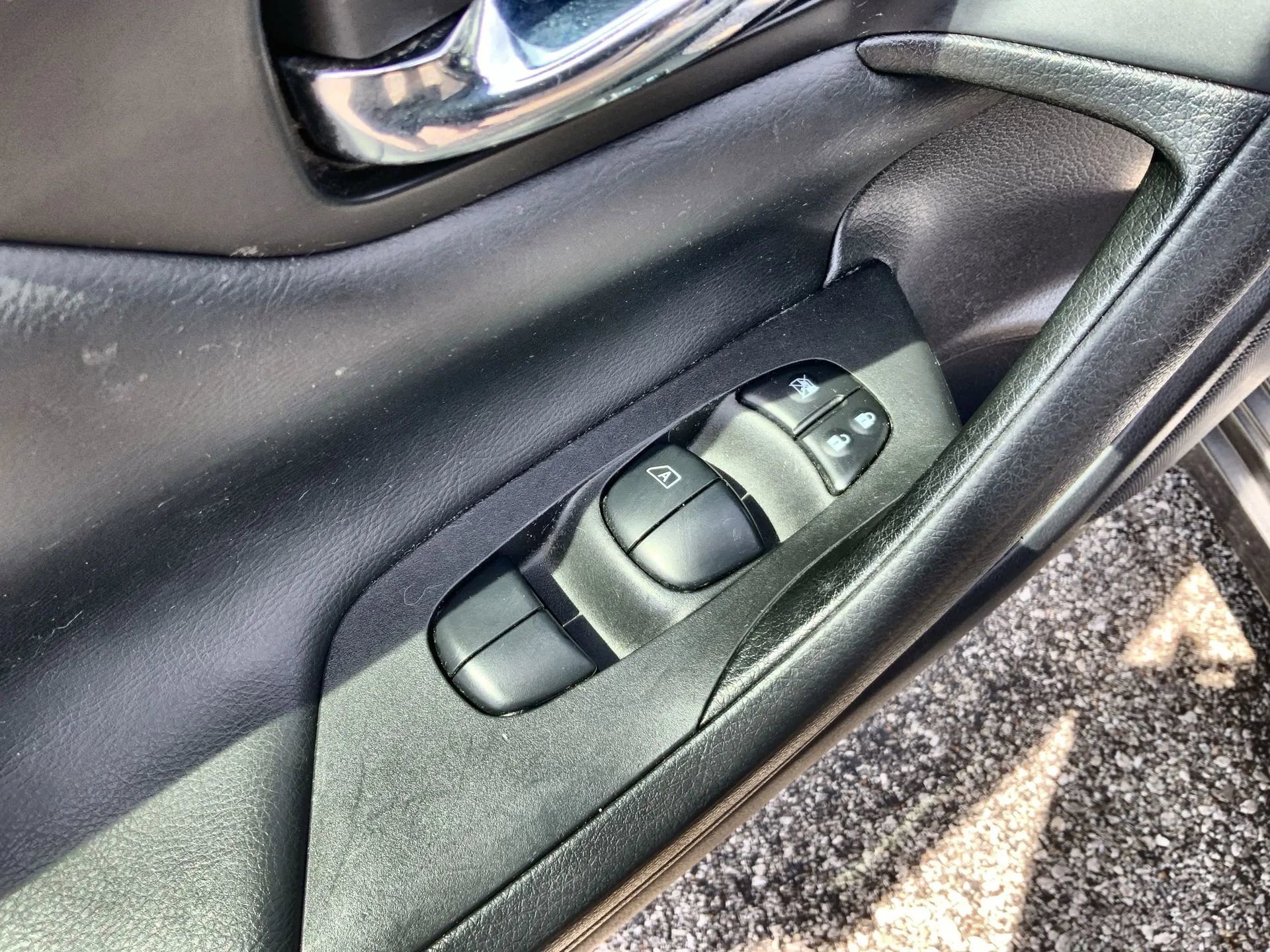 Used 2017 Nissan Altima 2.5 SR w/ Midnight Edition Package FWD image 15