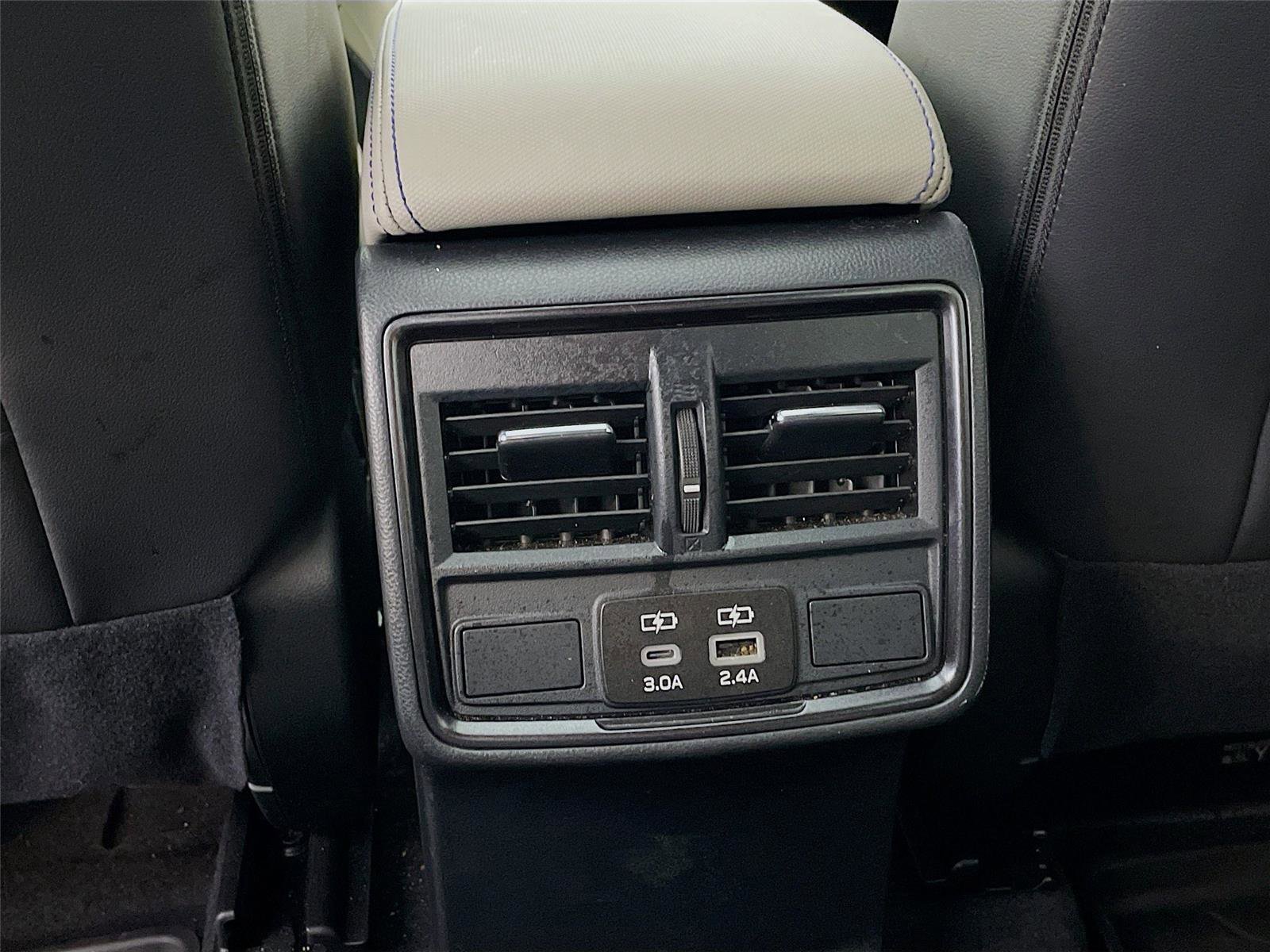 Used 2025 Subaru Forester Limited image 28