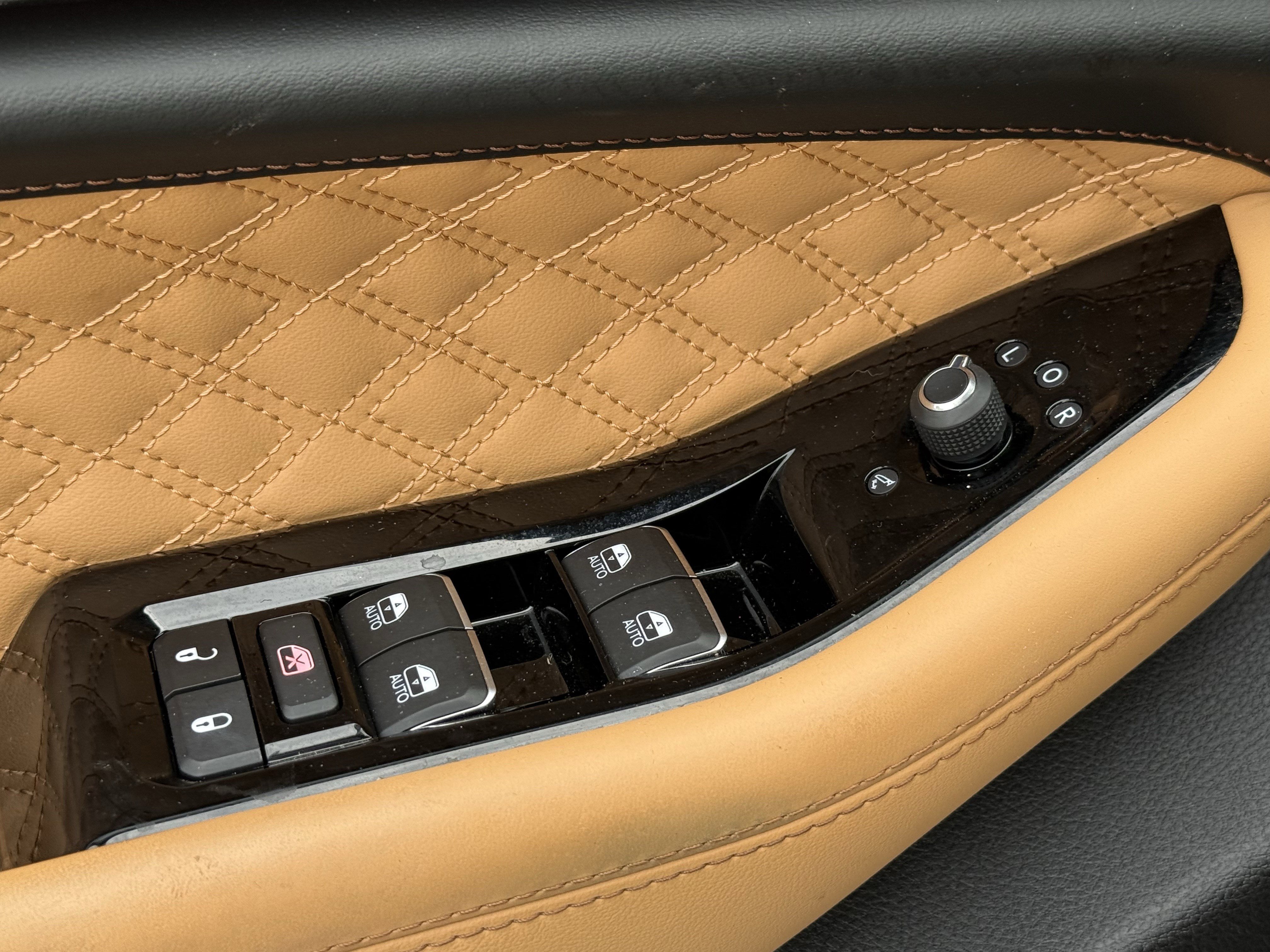 Used 2024 Jeep Grand Cherokee L Summit w/ Advanced Protech Group IV image 26