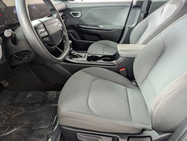Used 2025 Kia K4 LXS image 13