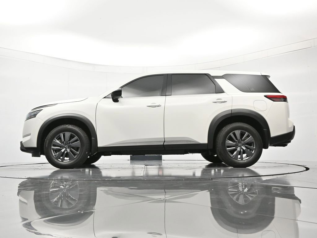 Used 2024 Nissan Pathfinder S image 44