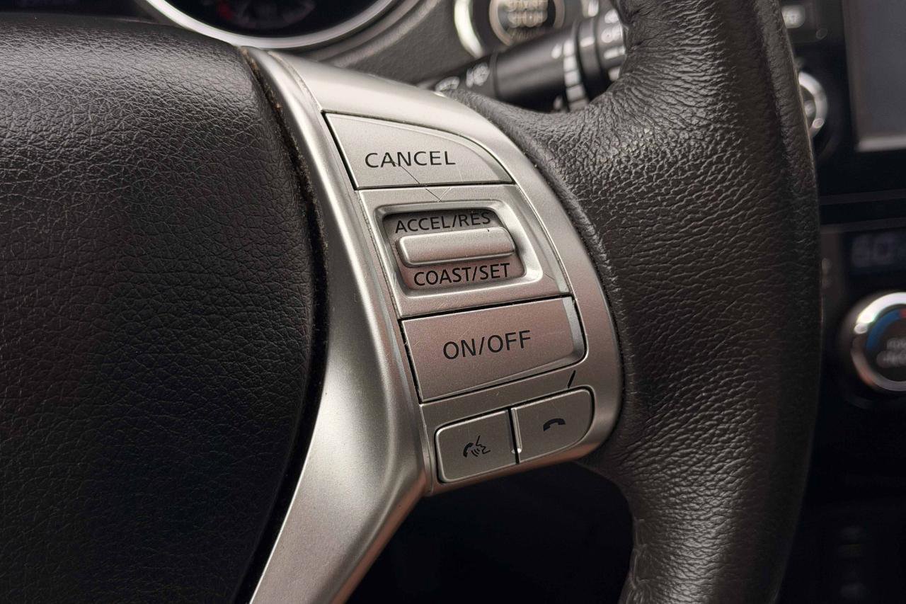 Used 2015 Nissan Rogue SL w/ SL Premium Package image 19