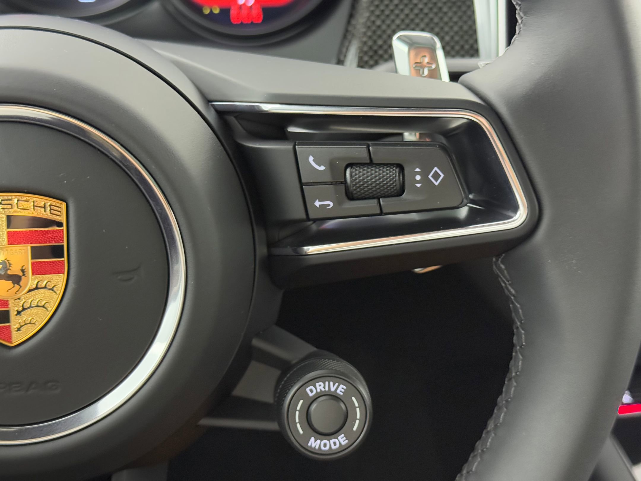 New 2026 Porsche Macan GTS AWD/4WD image 21