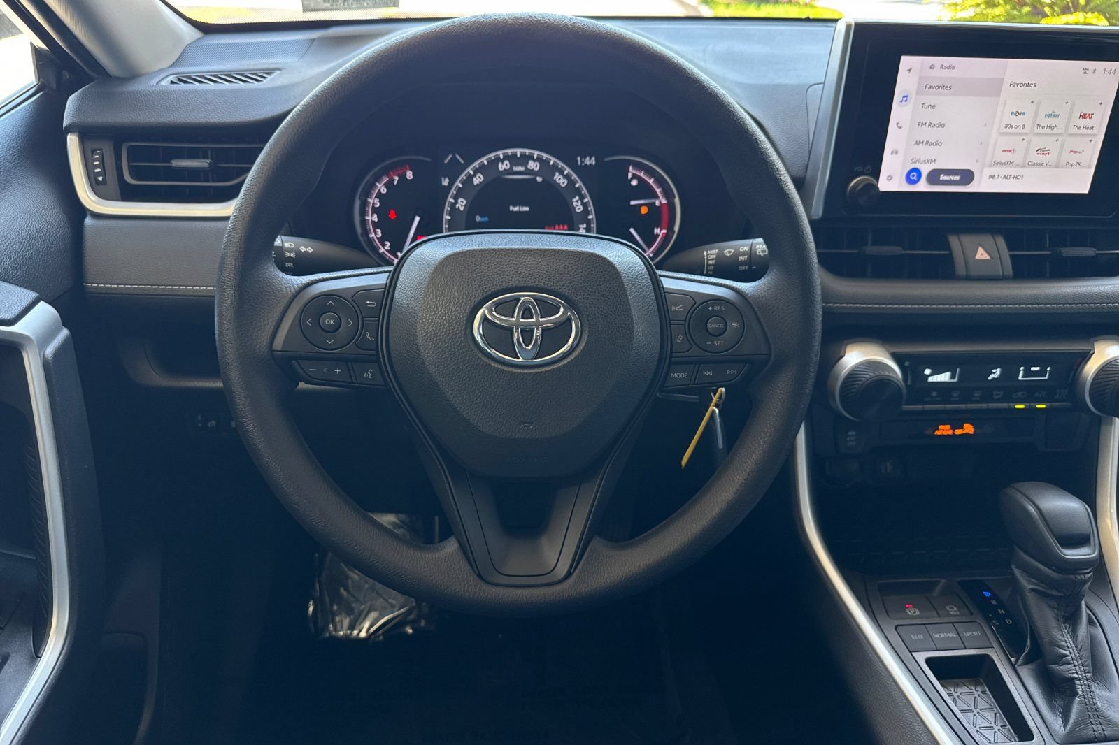 Used 2023 Toyota RAV4 LE FWD image 14