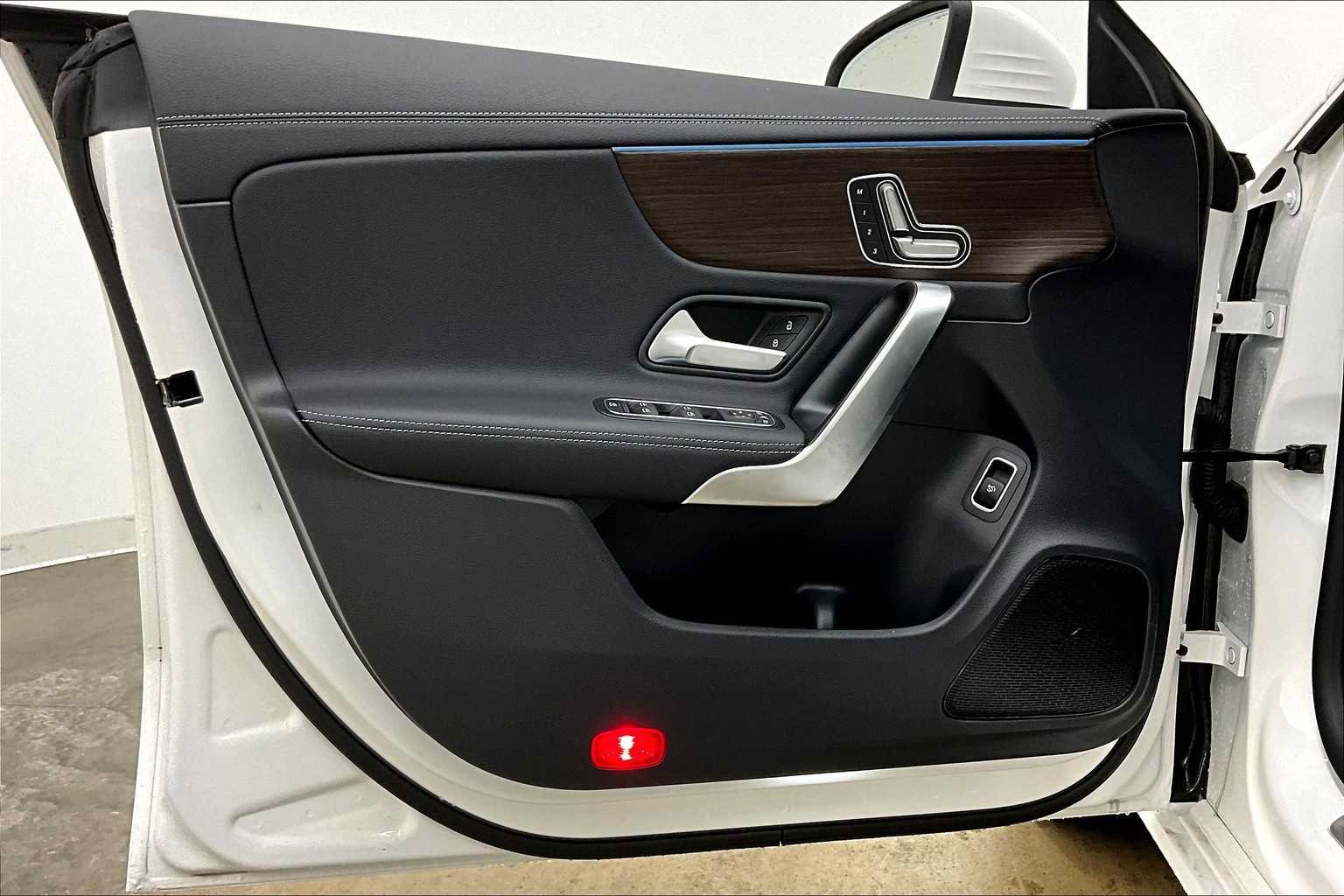 New 2025 Mercedes-Benz CLA 250 image 10