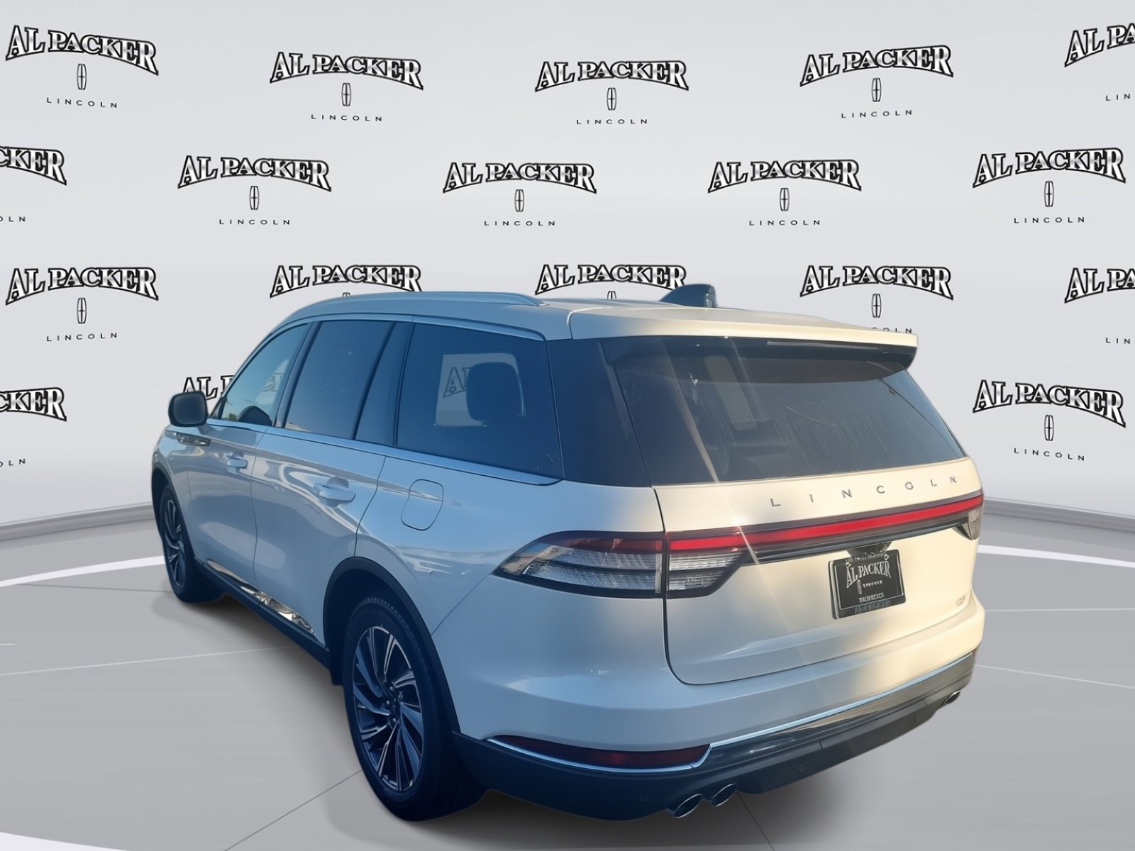 New 2026 Lincoln Aviator 2WD image 3