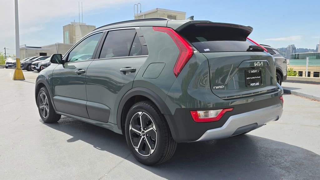 Used 2023 Kia Niro EX FWD image 6