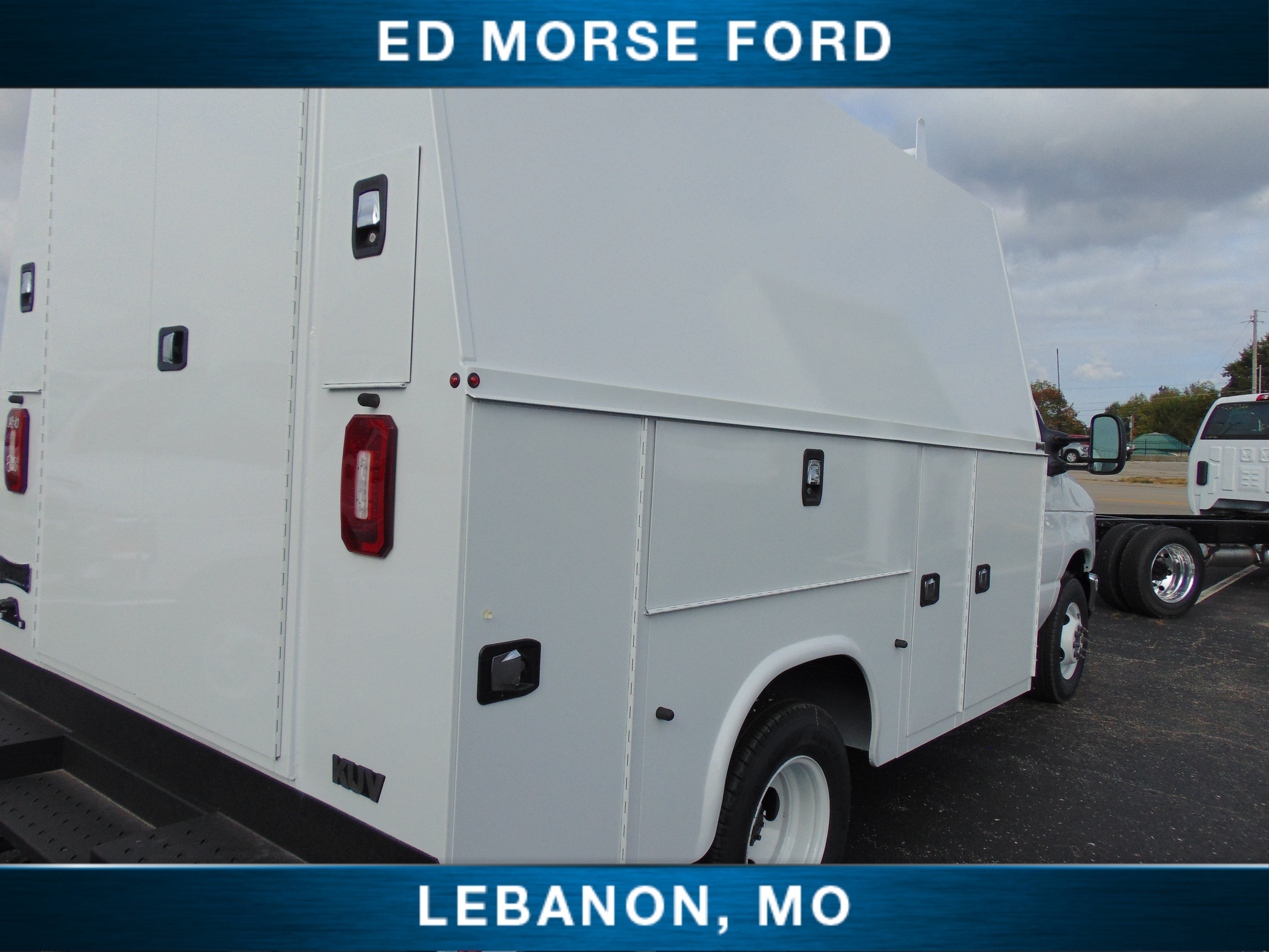 New 2027 Ford E-350 and Econoline 350 Super Duty w/ Power Equipment Group RWD image 4