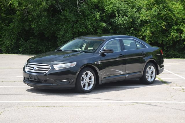 Used 2013 Ford Taurus SEL FWD image 21