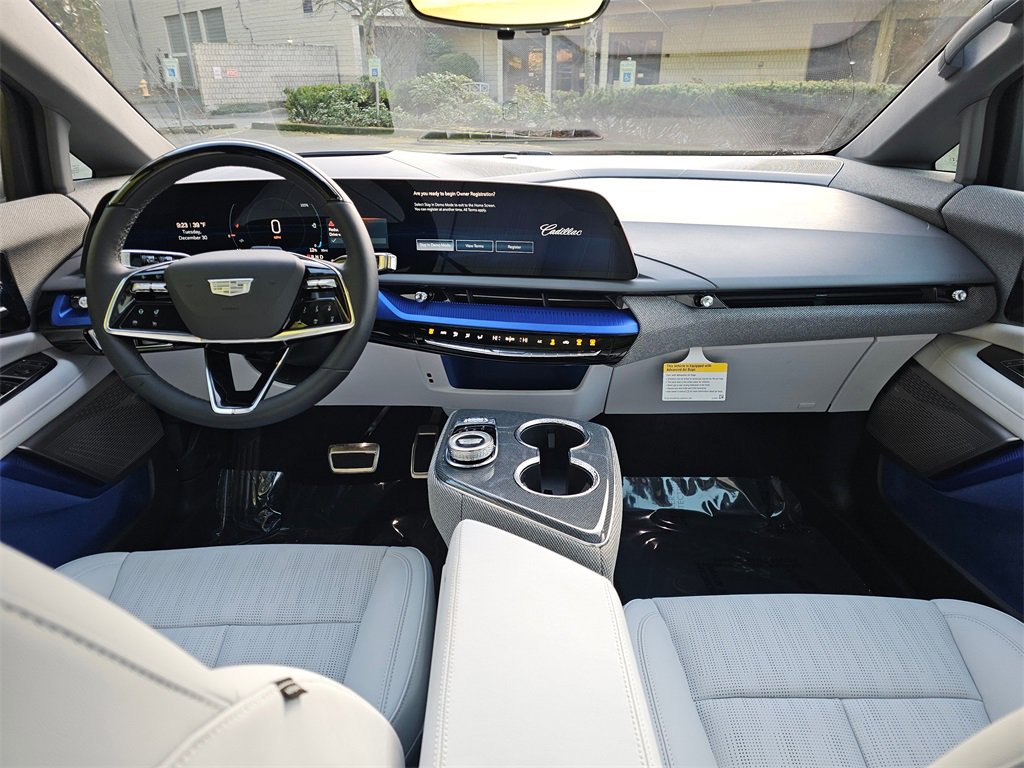 New 2026 Cadillac Optiq Luxury 2 image 19