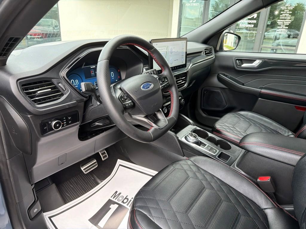 Used 2023 Ford Escape ST-Line Elite w/ Premium Technology Package AWD/4WD image 30