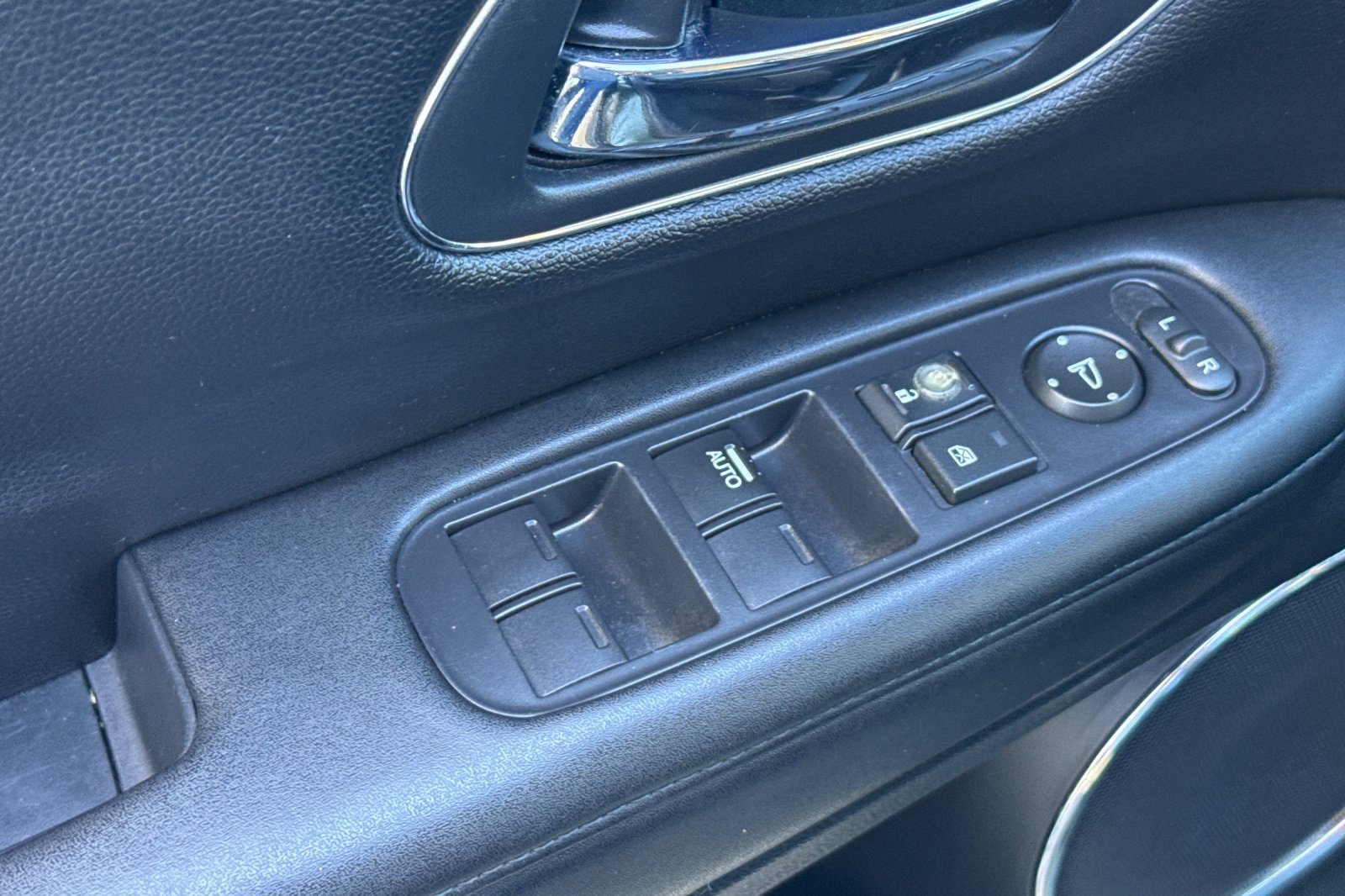 Used 2017 Honda HR-V EX-L image 13