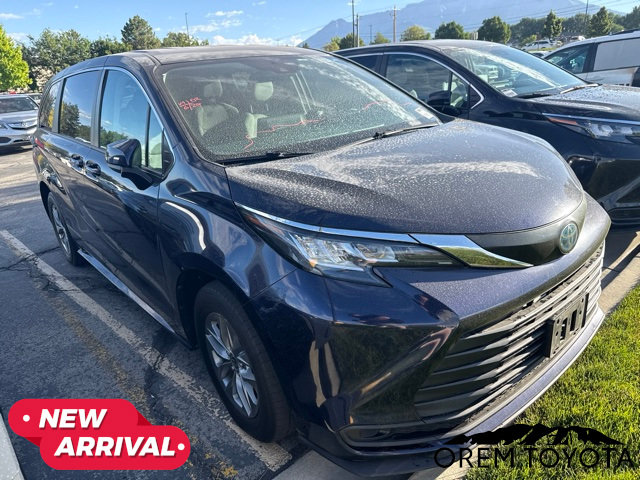 Used 2022 Toyota Sienna LE