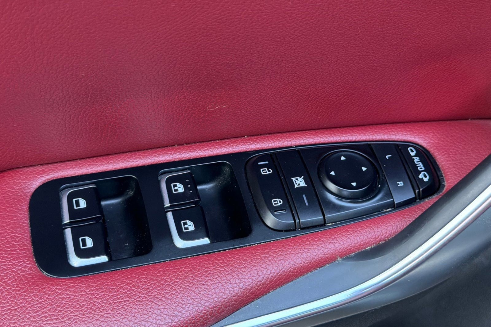 Used 2022 Kia Stinger GT1 w/ Red Interior Color Package image 13