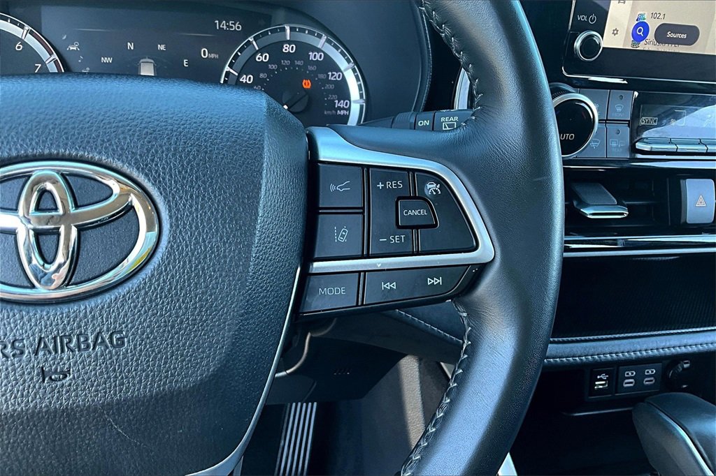 Used 2024 Toyota Highlander LE image 19
