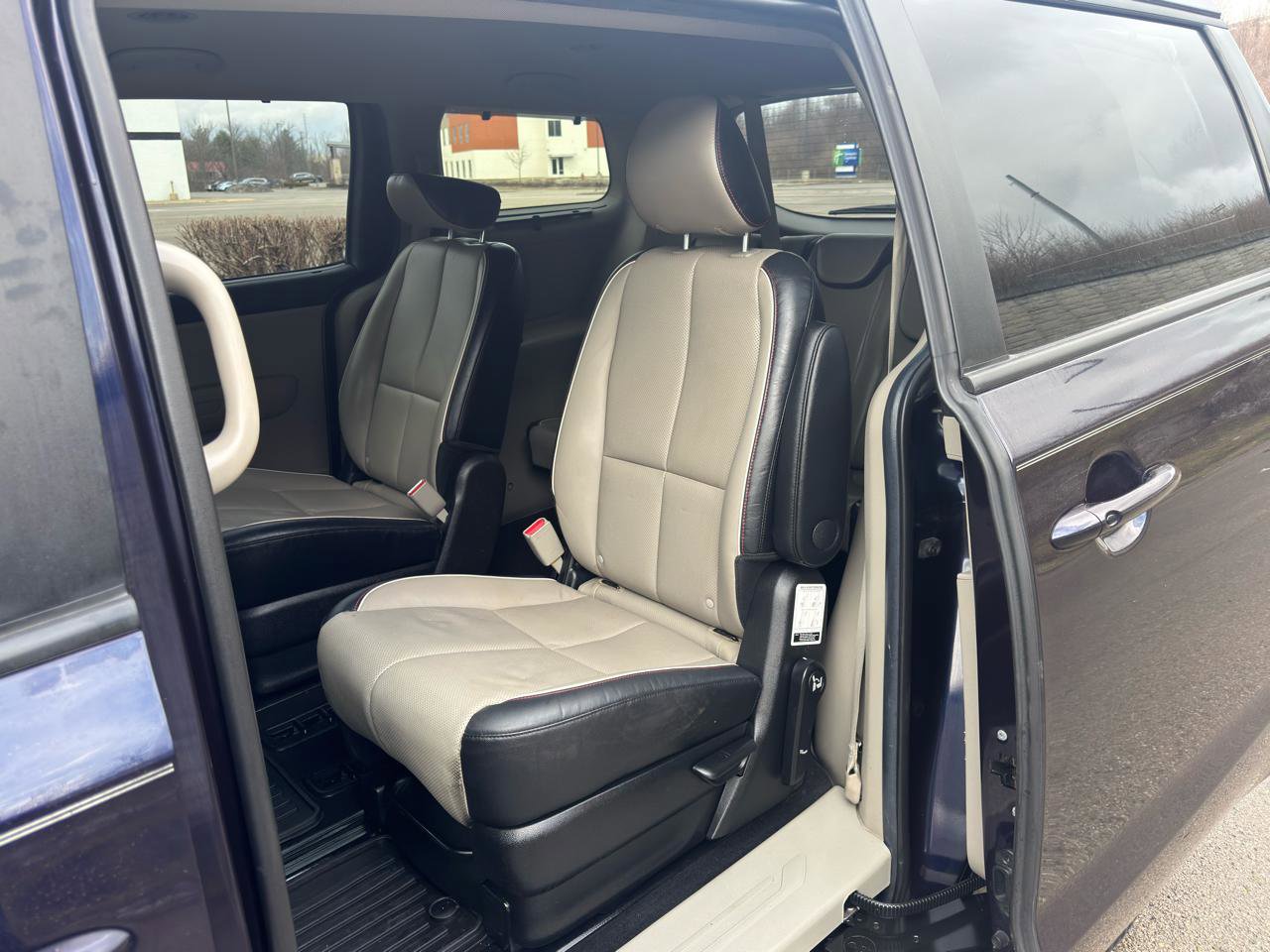 Used 2020 Kia Sedona EX image 51