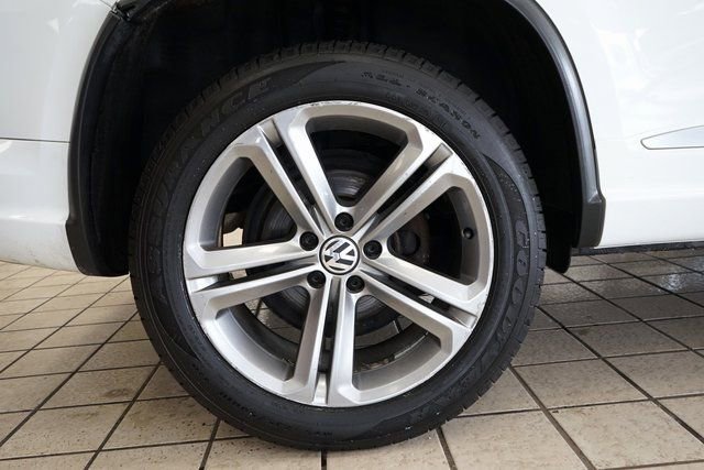 Used 2017 Volkswagen Tiguan Sport image 52