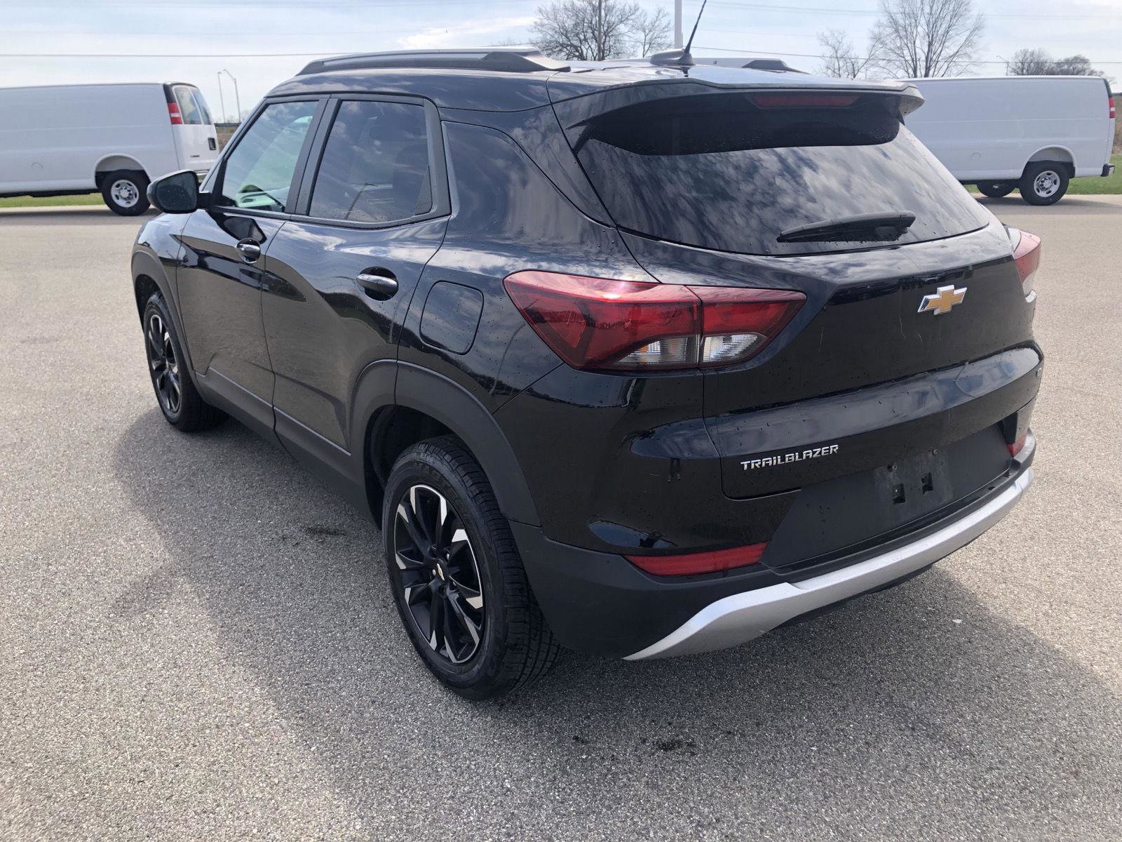 Used 2022 Chevrolet TrailBlazer LT FWD image 3