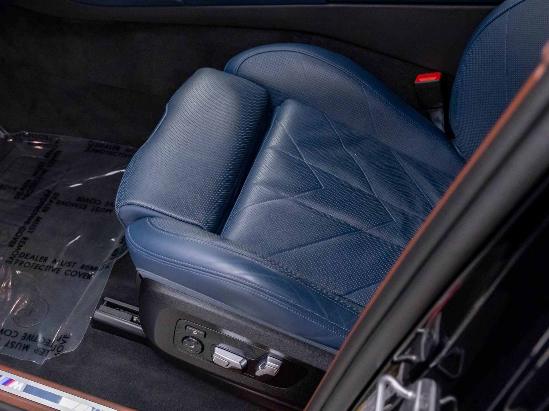 Certified 2023 BMW XM AWD/4WD image 16