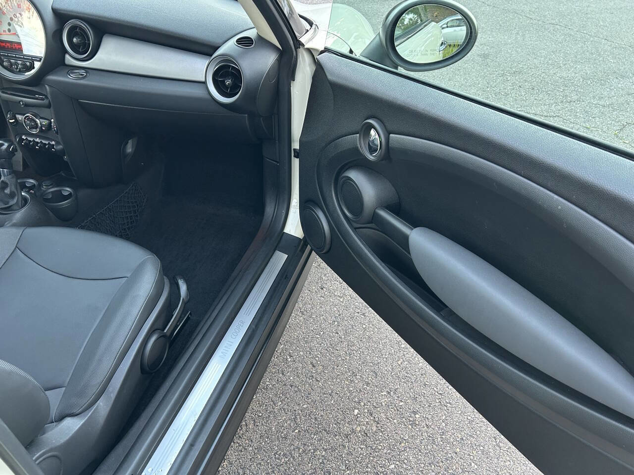 Used 2011 MINI Cooper Hardtop image 29