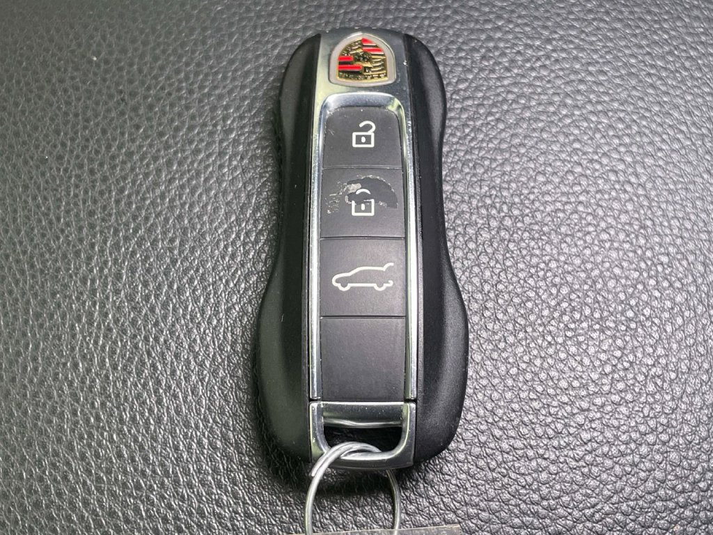 Used 2023 Porsche Cayenne S AWD/4WD image 44