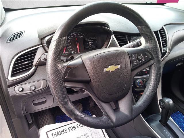 Used 2018 Chevrolet Trax LS FWD image 18